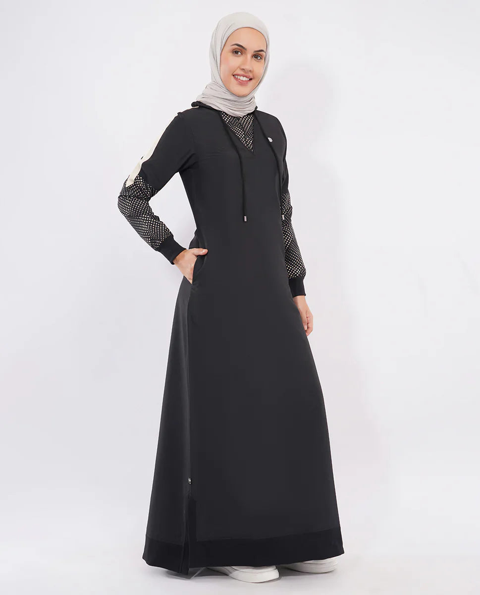 جلاب أسود فحمي بغطاء رأس قابل للفصل