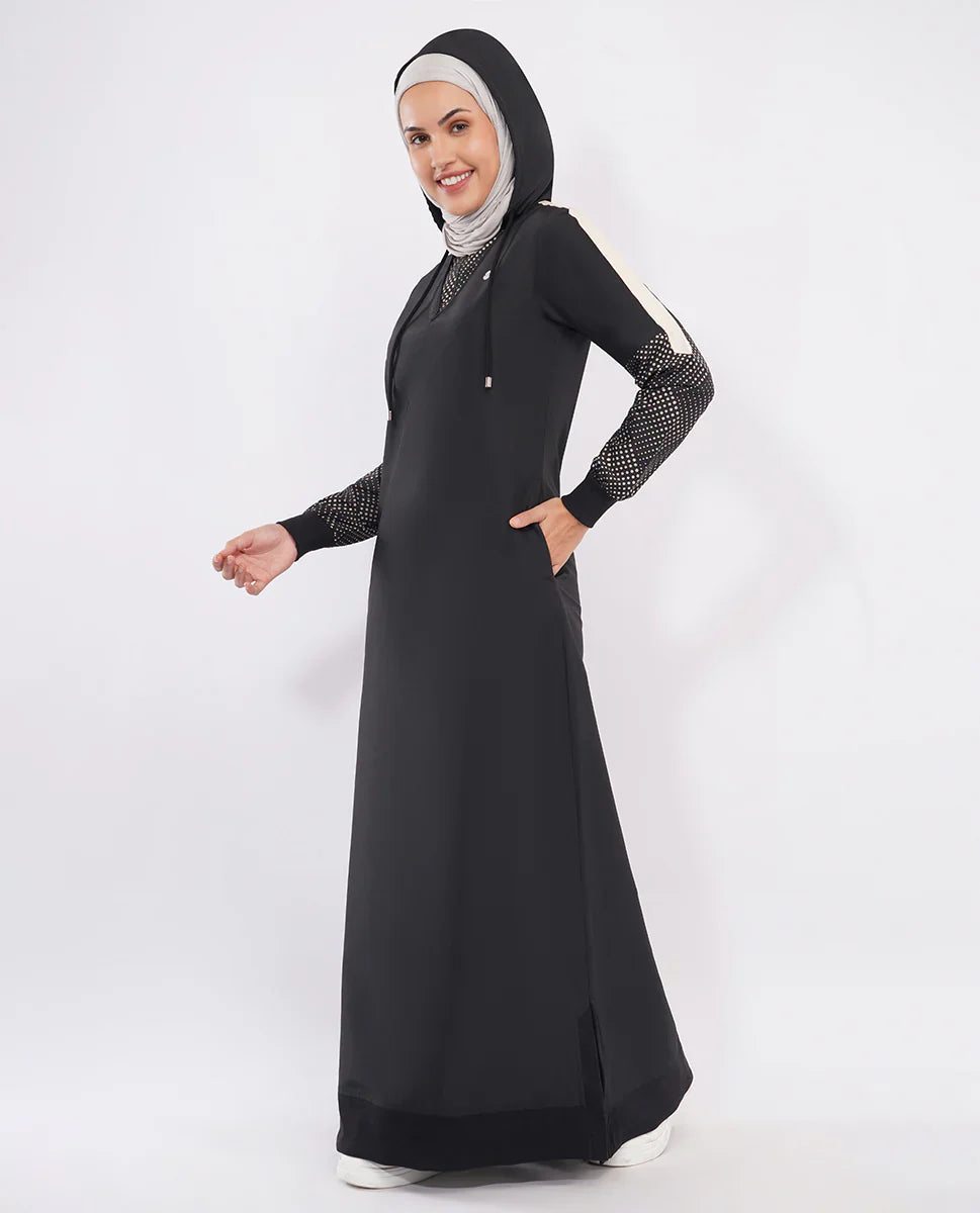 جلاب أسود فحمي بغطاء رأس قابل للفصل