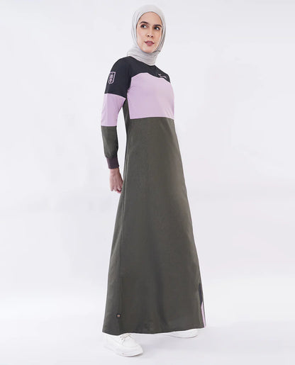 جلابية بتصميم كتل ألوان باللون الزيتوني والوردي